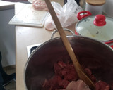 Foto del paso 1 de la receta: Estofado hambriento de pollo y carne