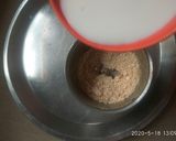 A picture of step 4 of Biscuit shake.