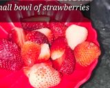 A picture of step 2 of Strawberry shake.