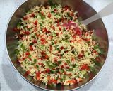 Foto del paso 2 de la receta: Salpicón de pimientos, tomates y arroz