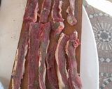 Foto del paso 1 de la receta: Papas rústicas, tiras de carne, jamón, huevo, queso y cebollas
