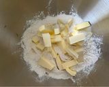 Foto del passaggio 1 della ricetta Biscotti con marmellata al lampone