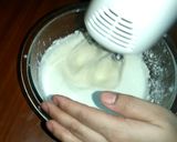 A picture of step 4 of IGLOO style Mango icecream.