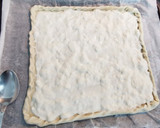 Foto del paso 4 de la receta: Coca de Cebolla caramelizada, Bacon y Papada ibérica