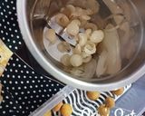 A picture of step 1 of Longan Smoothie.