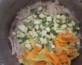 Foto del paso 6 de la receta: Zuppa di fiori di zucca (Sopa de flores de calabaza)