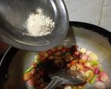 A picture of step 2 of Karounde ki meethi khatti chutney.