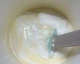 Fehércsokis-zellerpürés mousse torta gyümölcsbetéttel, pisztáciás ropogós piskótával recept fázis 4 fotója