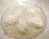 รูปขั้นตอนการทำที่ 1 ของ ผัดฉ่าไข่นกกระทากับอกไก่ทอด