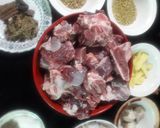A picture of step 2 of 😋Mutton yakhni pulao🥩🍚.
