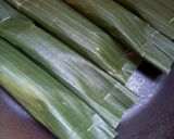 Foto langkah ke 7 dari resep Pais Oncom Hideung khas Bogor.