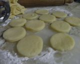 Foto del paso 2 de la receta: Bizcochitos de queso crema