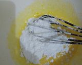 Foto langkah ke 5 dari resep Fraisier Cake (French Strawberry Cake).