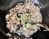 A picture of step 2 of Prawn curry.