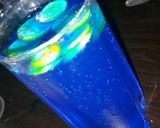 A picture of step 6 of Bluemoon mocktail.