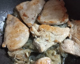 Foto del paso 3 de la receta: Suprema en colchón de cebollas