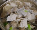 Foto langkah ke 6 dari resep Sup Pangsit Bakso.