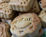 صورة لخطوة 3 من وصفة معمول بالتمر بحليب مكثف محلى😋