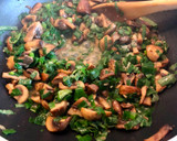 Foto del paso 2 de la receta: Champiñones salteados con cebollín