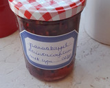 A picture of step 4 of Grape, apple, pommegranate jam with tym.