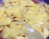 Foto langkah ke 1 dari resep Kentang krispi taburan soto daging santan kuning.