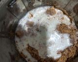 A picture of step 2 of Strawberry biscuit ice cream.
