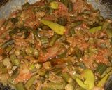 A picture of step 3 of Bhindi Masala.