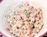A picture of step 4 of Chana Salsa.
