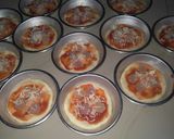 Foto langkah ke 7 dari resep Pizza mini ekonomis.