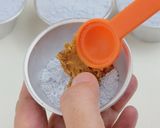 Foto langkah ke 4 dari resep Kue Putu (Bunga Telang) dengan Cetakan.