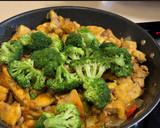 Foto del paso 8 de la receta: Pollo con verduras