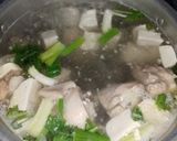 Foto langkah ke 4 dari resep Sup Ayam Tahu Putih.
