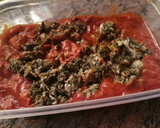 Foto del paso 3 de la receta: Macarrones con magro de cerdo, espinacas y salsa de tomate
