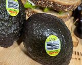 صورة لخطوة 5 من وصفة ساندويتش البيض مع الشيدر والأفوكادو 🥪🍳🥑🍒🥒