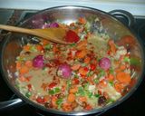 Foto del paso 3 de la receta: Arroz meloso de langostinos y rape con hortalizas