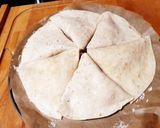 Une image de l'étape 3 de Pizzas 🍕 wrap en triangles 😋 au poulet cheddar.