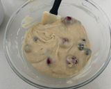 A picture of step 5 of Blueberry and Cherry Muffins with Crumble Topping.