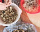 Hình bước làm 2 của món Chè hạt sen long nhãn