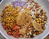 A picture of step 3 of Mumbai Street Style Bhel.