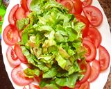 Foto del paso 3 de la receta: Ensalada de tomate y lechuga