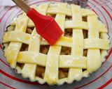 A picture of step 9 of Warm Apple Pie with Plenty of Filling and Irresistible Cinnamon Aroma.