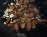 Foto langkah ke 3 dari resep Orek Tempe Gembus Basah.