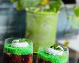 A picture of step 5 of Rainbow Cake in Glass.