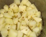 बटाट्याचा रस्सा (batata rassa recipe in marathi) रेसिपी स्टेप 1 फोटो