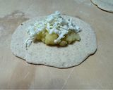 Foto del passaggio 7 della ricetta Focaccine ripiene di patate e mozzarella di bufala