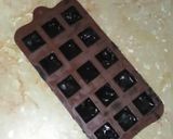 A picture of step 3 of Pomegranate chocolate bites.