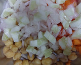 मेडिटेरेनियन चिकपी सलाद(mediterranean chickpea salad recipe in hindi) रेसिपी चरण 3 फोटो