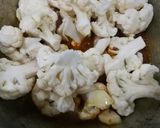A picture of step 12 of Ghobhi aloo ka salan.