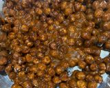 A picture of step 3 of Chana chikki (Chickpea Brittle).