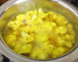 A picture of step 2 of Gobhi Tikka Masala.